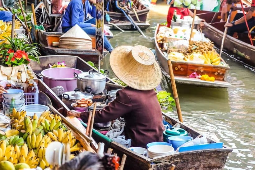 Bangkok: Floating Market, Phra Pathom Pagoda & Cafes Tour - Key points at a glance