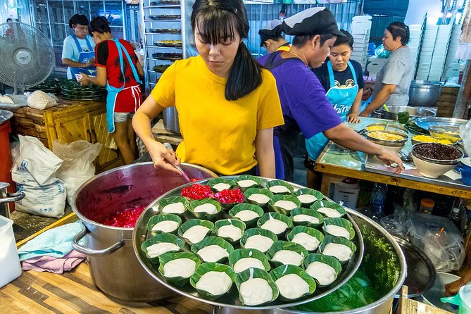 Bangkok Floating Markets and Boat Tour - What the guide adds to the experience