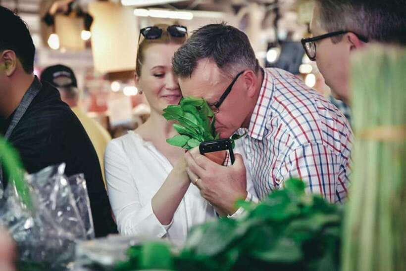 Bangkok: Hands-on Thai Cooking Class and Market Tour - Morning market or afternoon mango carving