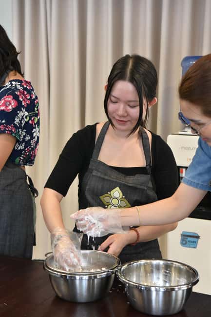 Bangkok: Hands-on Thai Cooking Class & Market Tour in Sathon - Key points at a glance