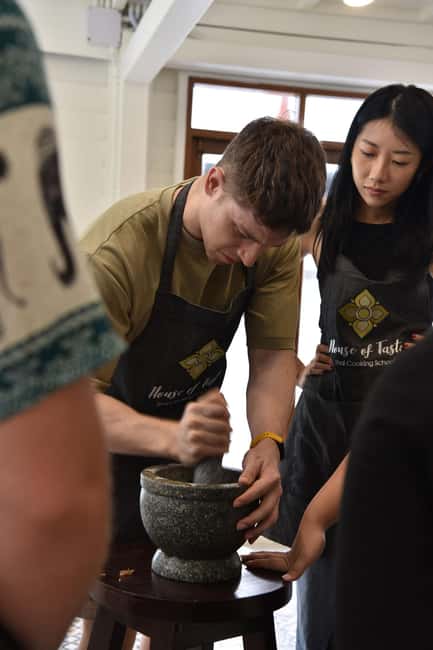 Bangkok: Hands-on Thai Cooking Class & Market Tour in Sathon - Should You Book This Thai Cooking Class?