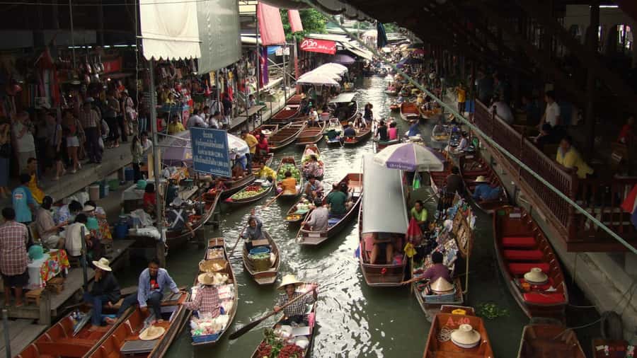 Bangkok highlight: Floating Market, Train Market & Ayutthaya - Three very different sides of central Thailand