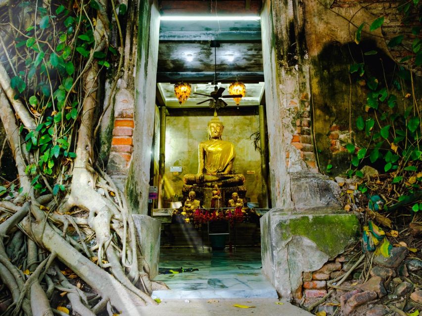 Bangkok: Maeklong Railway & Amphawa Floating Market Day Trip - Guides can shape the whole day