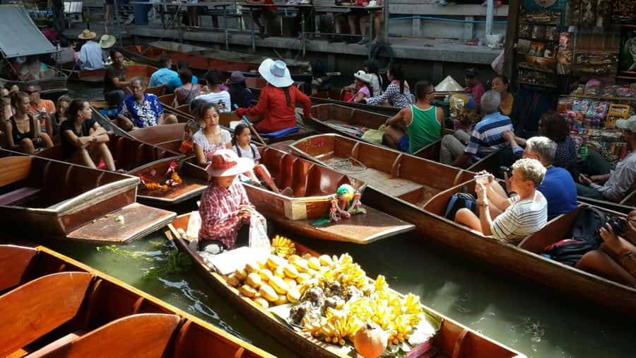 Bangkok: Maeklong Railway & Damnoen Saduak Floating Markets - Why this Bangkok day trip works