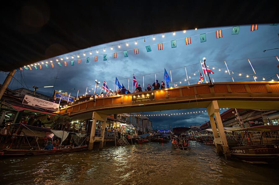 Bangkok: Maeklong Railway Market and Amphawa Floating Market - What the 48 dollar price really covers