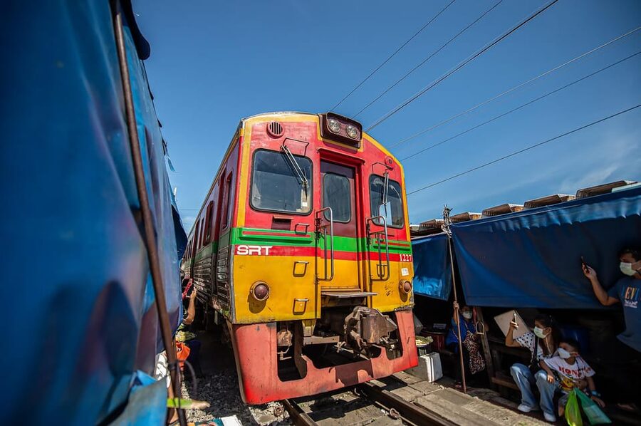 Bangkok: Maeklong Railway Market and Amphawa Floating Market - The salt farm café and banyan-root temple