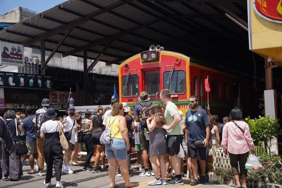 Bangkok: Maeklong Railway Market & Floating Market Tour - Should you book the Maeklong and floating market tour?
