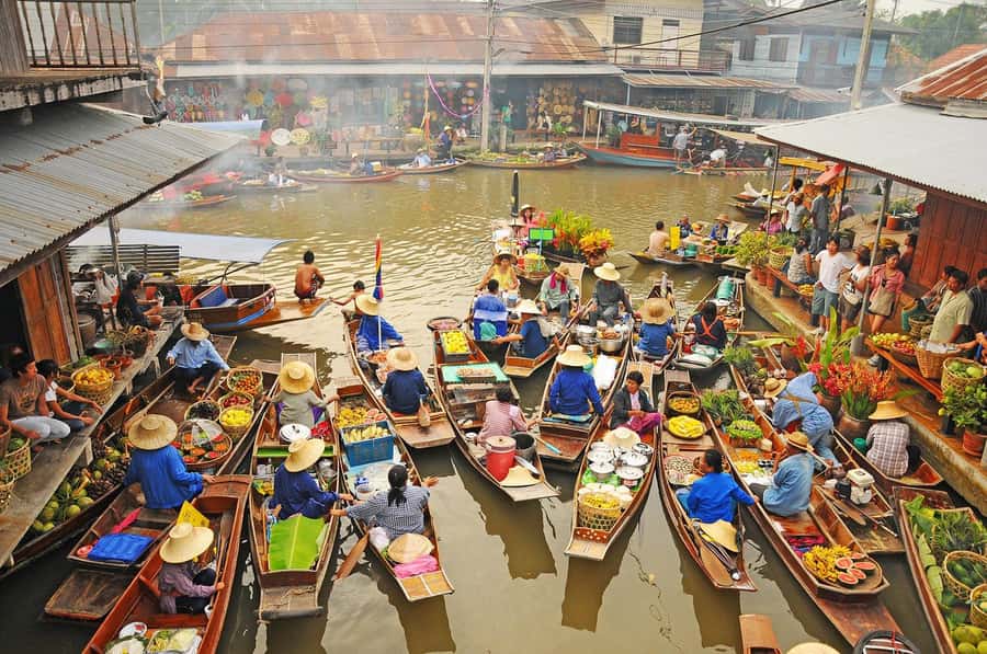 Bangkok: Maeklong Train Market & Amphawa Floating Market - Should you book this market day?