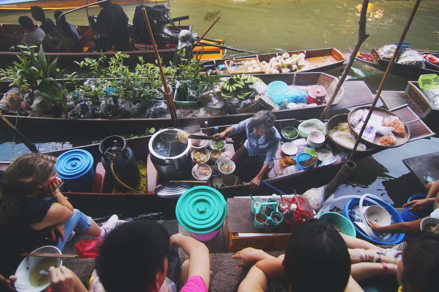 Bangkok: Maeklong Train Market & Floating Market Day Tour - Comfort, weather and what to bring