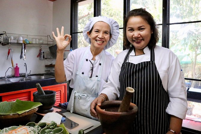 Bangkok Market Tour & Thai Cooking Class with Boat Ride with Aoy - Who will enjoy this Bangkok food outing