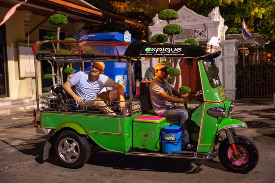 Bangkok: Markets, Temples and Food Night Tour by Tuk Tuk - Starting with Bangkok food instead of a history lecture