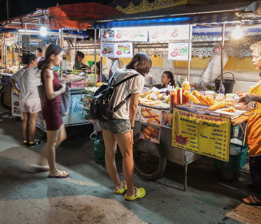 Bangkok Night Tuk Tuk: Private Tour of Markets & Landmarks - What the private tuk tuk adds