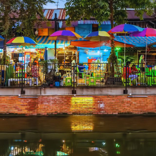 Bangkok Night Tuk Tuk: Private Tour of Markets & Landmarks - Wat Arun and the Grand Palace under lights
