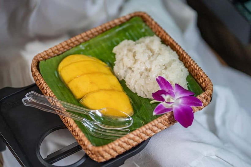Bangkok: Premium Damnoen Saduak & Railway Market By Food Bus - Food, photography, and what to pack