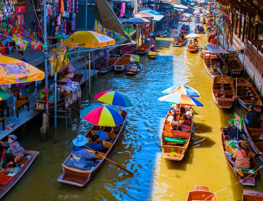 Bangkok: Private Damnoen Saduak Floating & Train Market Tour - Pickup, languages, and the long day
