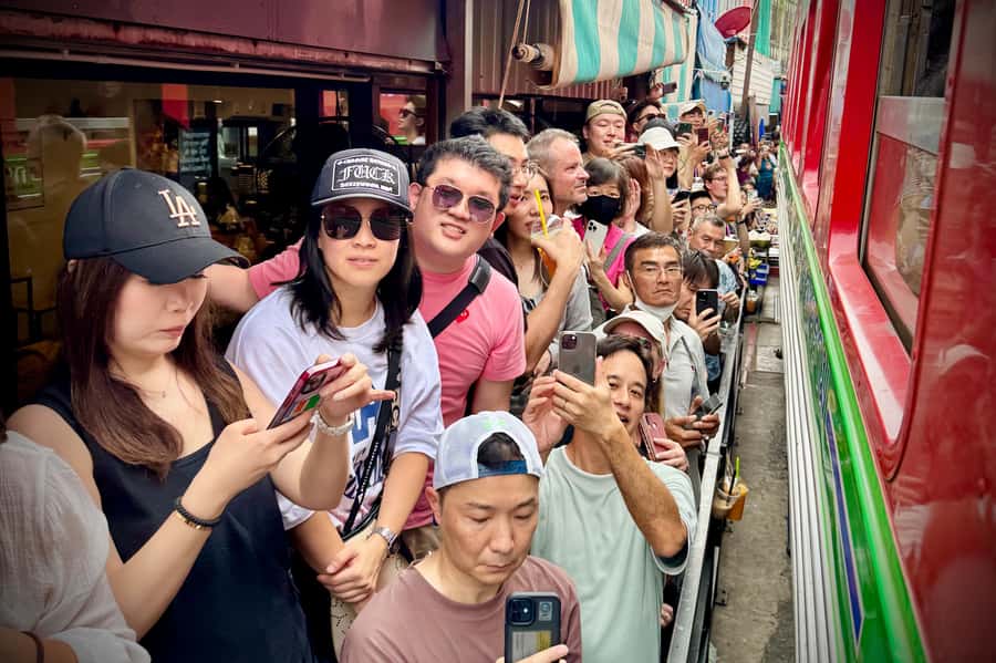 Bangkok: Private Floating Market and Train Market Experience - A 45-minute longtail boat ride to Damnoen Saduak