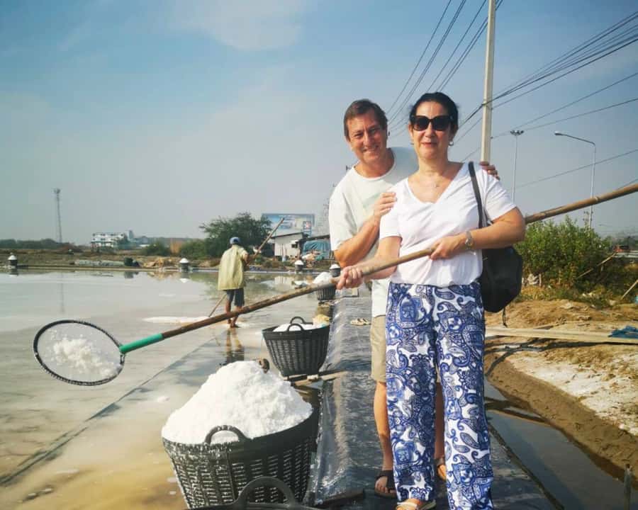 Bangkok: Private Floating & Railway Markets with Farm Visits - Crowds, cleanliness, and the limits of authenticity