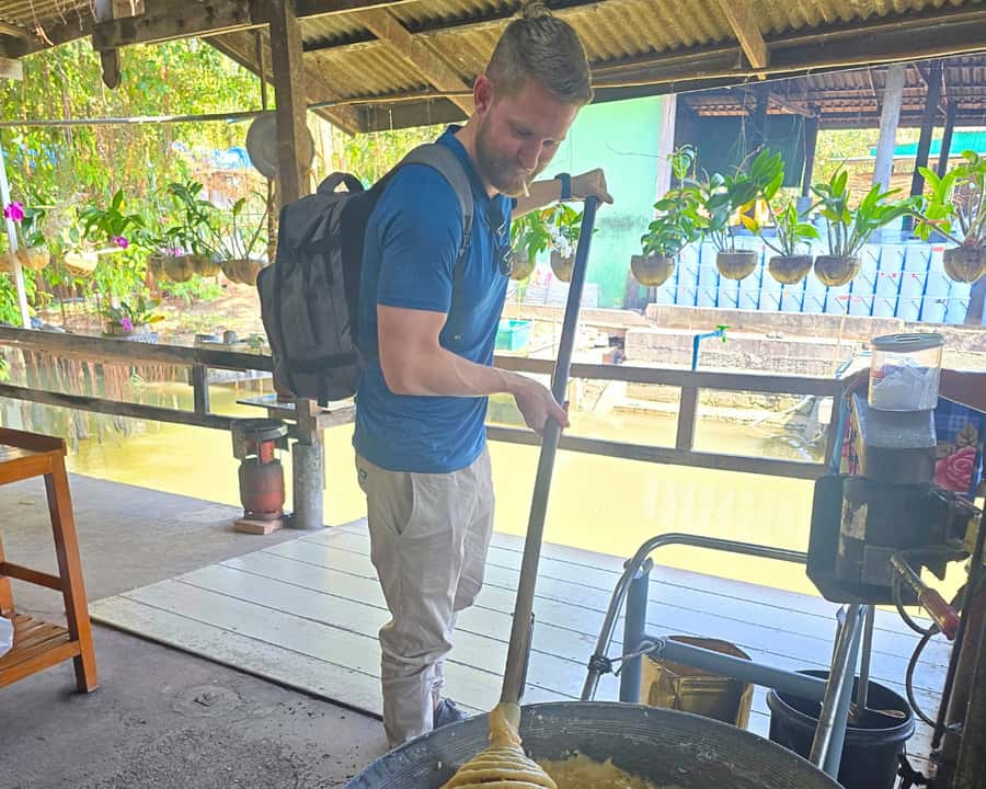 Bangkok: Private Floating & Railway Markets with Farm Visits - Who should book this day trip