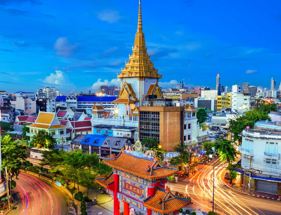 Bangkok: Private Old Quarter, Night Street Market, Temples - Wat Liap: quiet temple time near the market