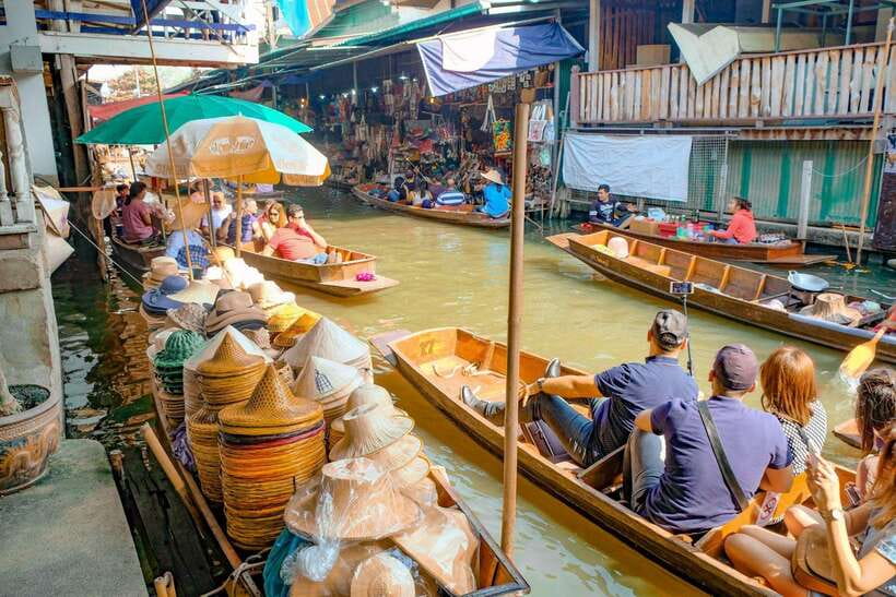 Bangkok: Railway and Floating Market Tour with Dragon Temple - Should you book this Bangkok market and temple tour?