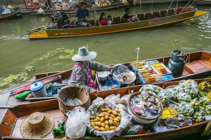 Bangkok: Railway and Floating Market Tour with Dragon Temple - Wat Sam Phran and the giant pink dragon