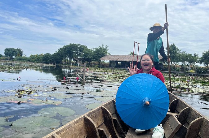 Bangkok: Red Lotus Pond & Thonburi Market - What to eat beside the pond