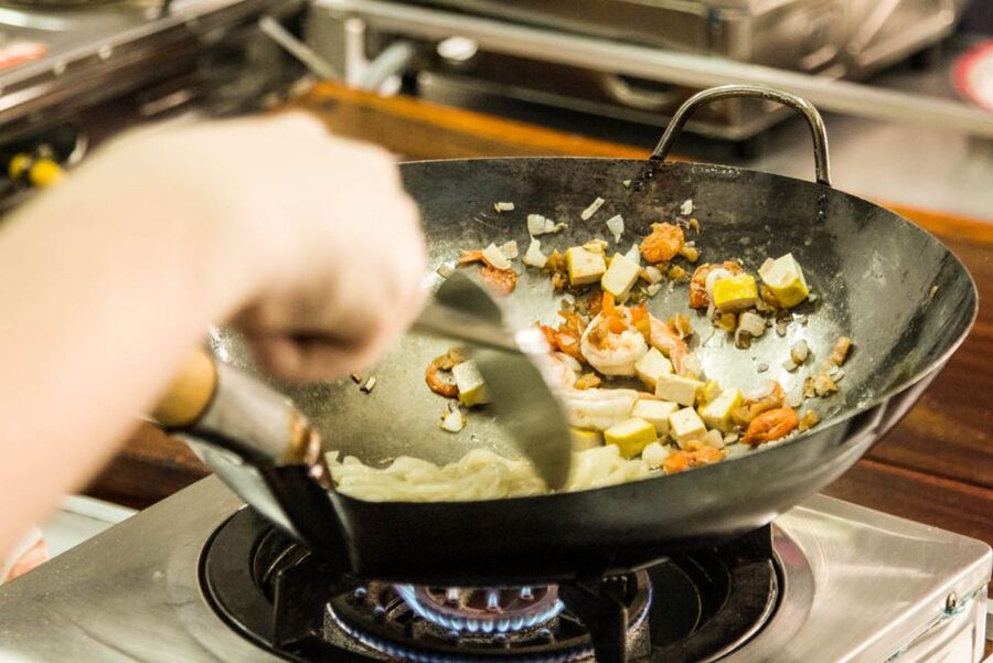 Bangkok: Thai Cooking Class and Onnuch Market Tour - Practical details that affect your decision