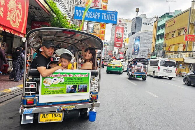 Bangkok TUK TUK Twilight Cultures Market and Food Taste - Yaowarat brings food and Chinese-Bangkok culture