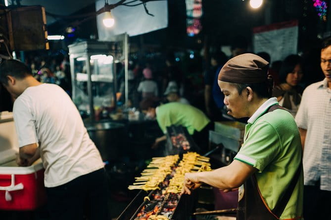 Bangkok TUK TUK Twilight Cultures Market and Food Taste - The Giant Swing closes the route