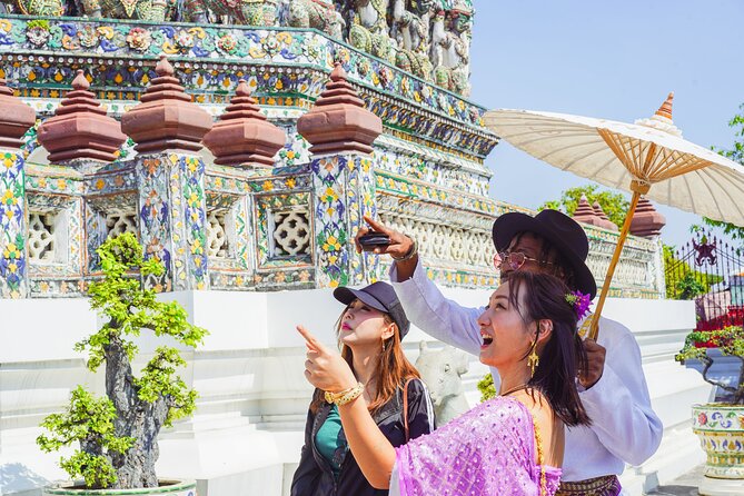 Bangkok Wat Pho and Flower Market Historical Walking Tour - Crossing the river by boat