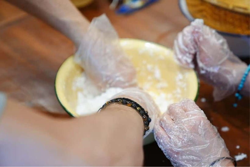 Bangkok: White Lotus Thai Cooking Class with Market Tour - The instructors make a real difference