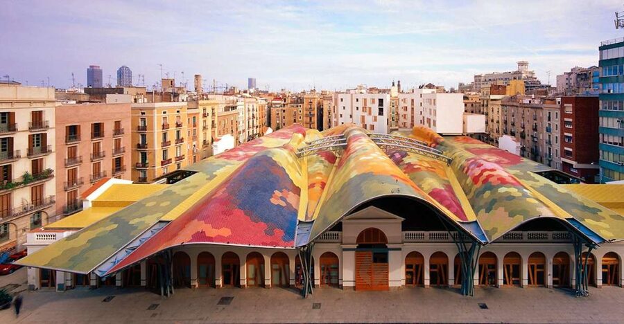 Barcelona: 4-Hour Private Market & Foodie Tour - Starting at Plaça Reial and entering Barcelona’s Old City