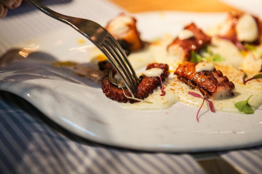 Barcelona: Food & Market Tapas Tour - A Pause Along Passeig del Born