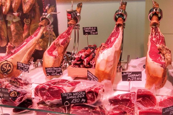 Barcelona Food Tour: Market & Gothic Quarter with Expert Guide - Finding the Start Near Liceu