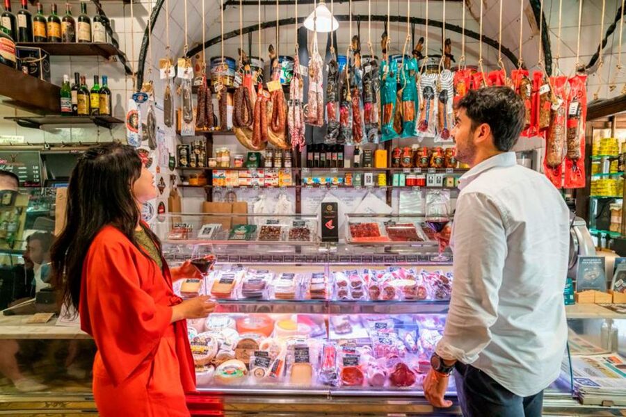 Barcelona: La Boqueria & Santa Caterina Market Private Tour - Santa Caterina and the El Born transition