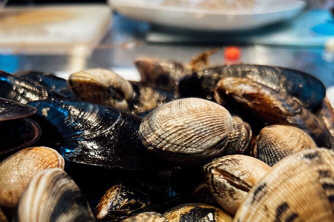 Barcelona Paella Cooking Class with Market Visit, Tapas & Sangria - Timing, location, and practical planning