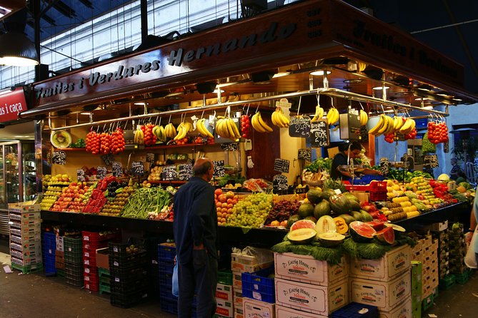 Barcelona : Paella Cooking Experience + Boqueria Market Exclusive Tour - Tapas, sangria, and the meal at the end