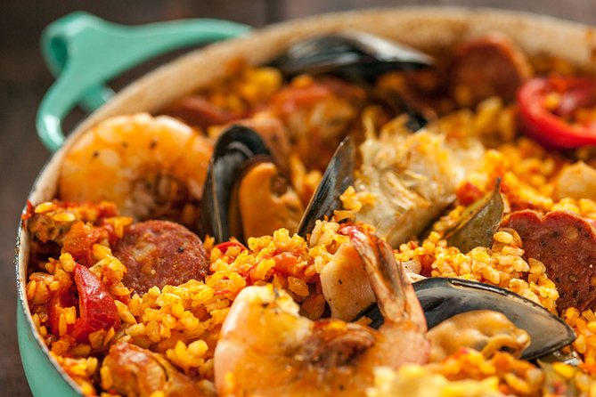 Barcelona : Paella Cooking Experience + Boqueria Market Exclusive Tour - Vegetarian choices and group size