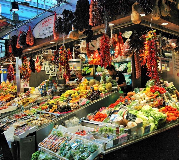 Barcelona: Paella Cooking Workshop and Market Tour - What the small group changes