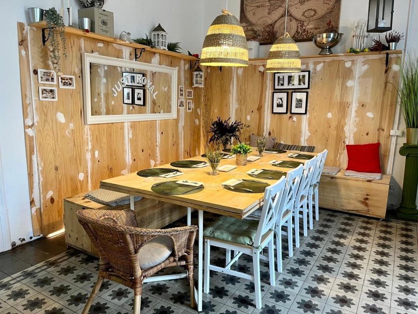 Barcelona: Paella Cooking Workshop and Market Tour - Unlimited drinks and the pace of the four hours