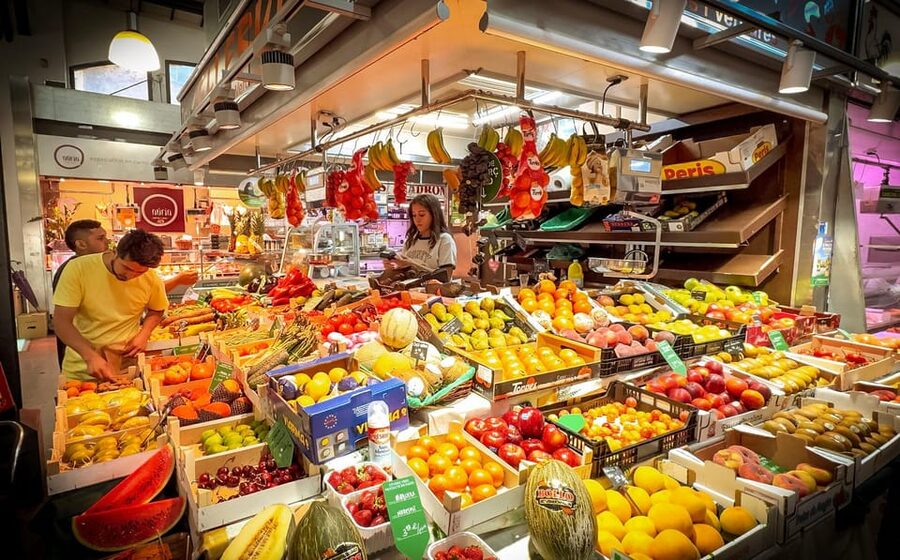 ⭐︎ Barcelona: Paella Maestro Market Tour & Sangria & Tapas - Pan con Tomate and Sangria Keep the Meal Moving