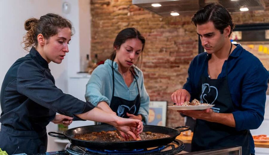 Barcelona: Seafood Paella Cooking Class & Boqueria market - Who will enjoy this cooking class
