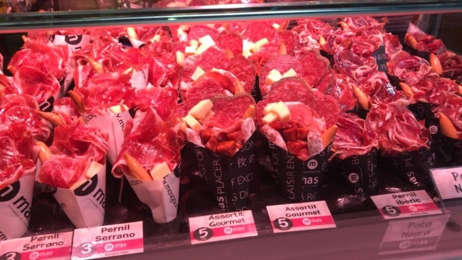 Barcelona: Street Food & Sightseeing Tour with Local Market - How much food do you actually get?