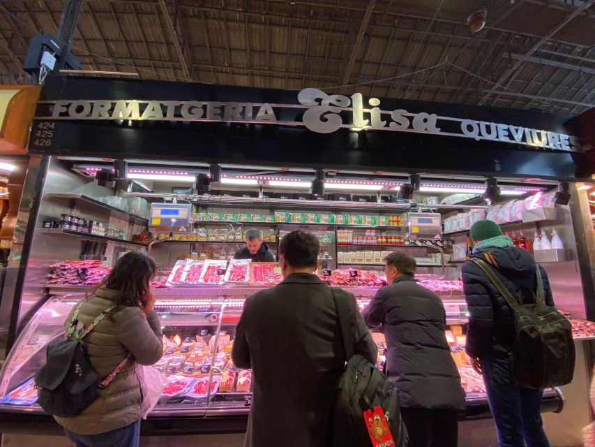 Barcelona: Street Food & Sightseeing Tour with Local Market - The guides make the difference
