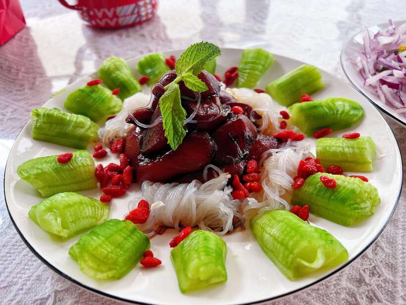 Beijing Market Tour with 10-course Family Feast - What the price means at $119 per person