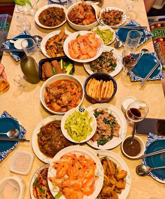 Beijing Market Tour with 10-course Family Feast - Timing, comfort, and what to bring