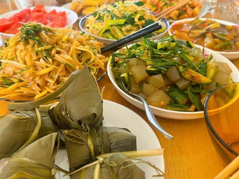 Beijing: Vegan Home Cooking & Local Market Tour with Sanxia - A souvenir from the Fragrant Hills