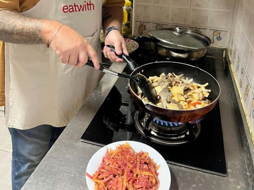 Beijing: Vegan Home Cooking & Local Market Tour with Sanxia - Should you book Sanxia’s vegan cooking class?