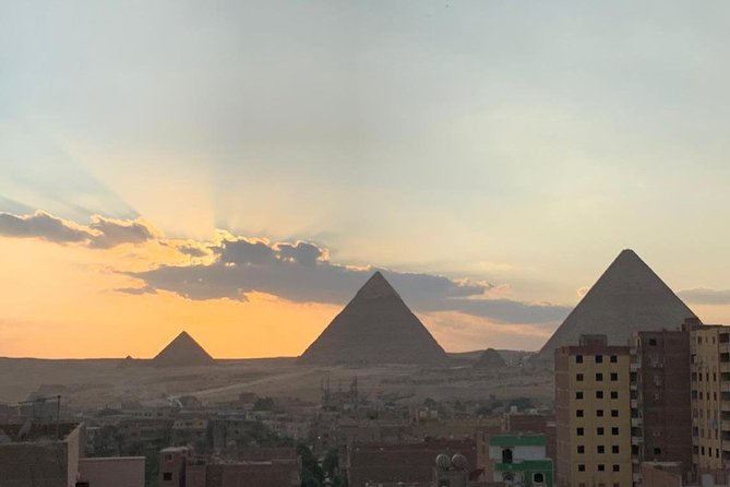 Best Full-Day Tour to Giza Pyramids Egyptian Museum and Bazaar - Giza in two and a half hours