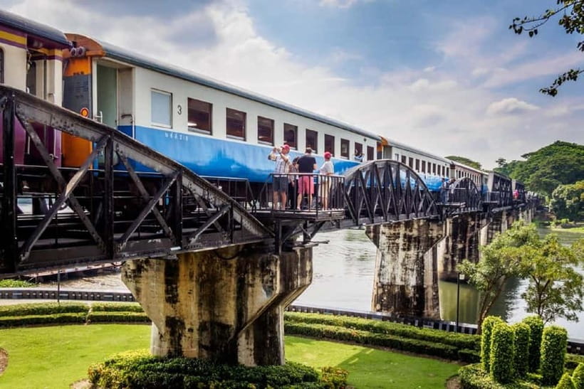 BKK: Damnoen Floating Market, Maeklong Rail & River Bridge - Kanchanaburi brings the day into focus